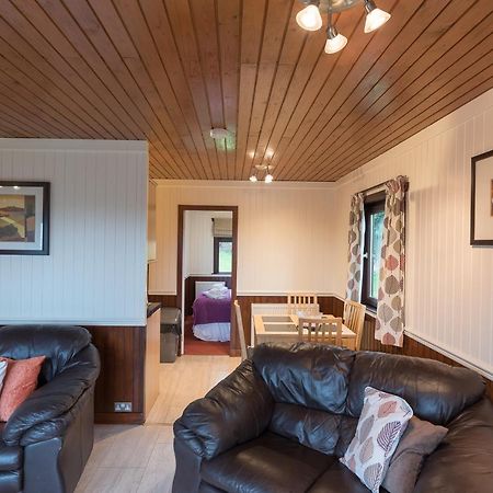 Minnigaff Conifer Lodge 25 With Hot Tub Newton Stewart מראה חיצוני תמונה